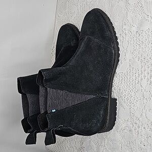 Toms Cleo Chelsea water resistant black suede pull on ankle boots booties sz 11